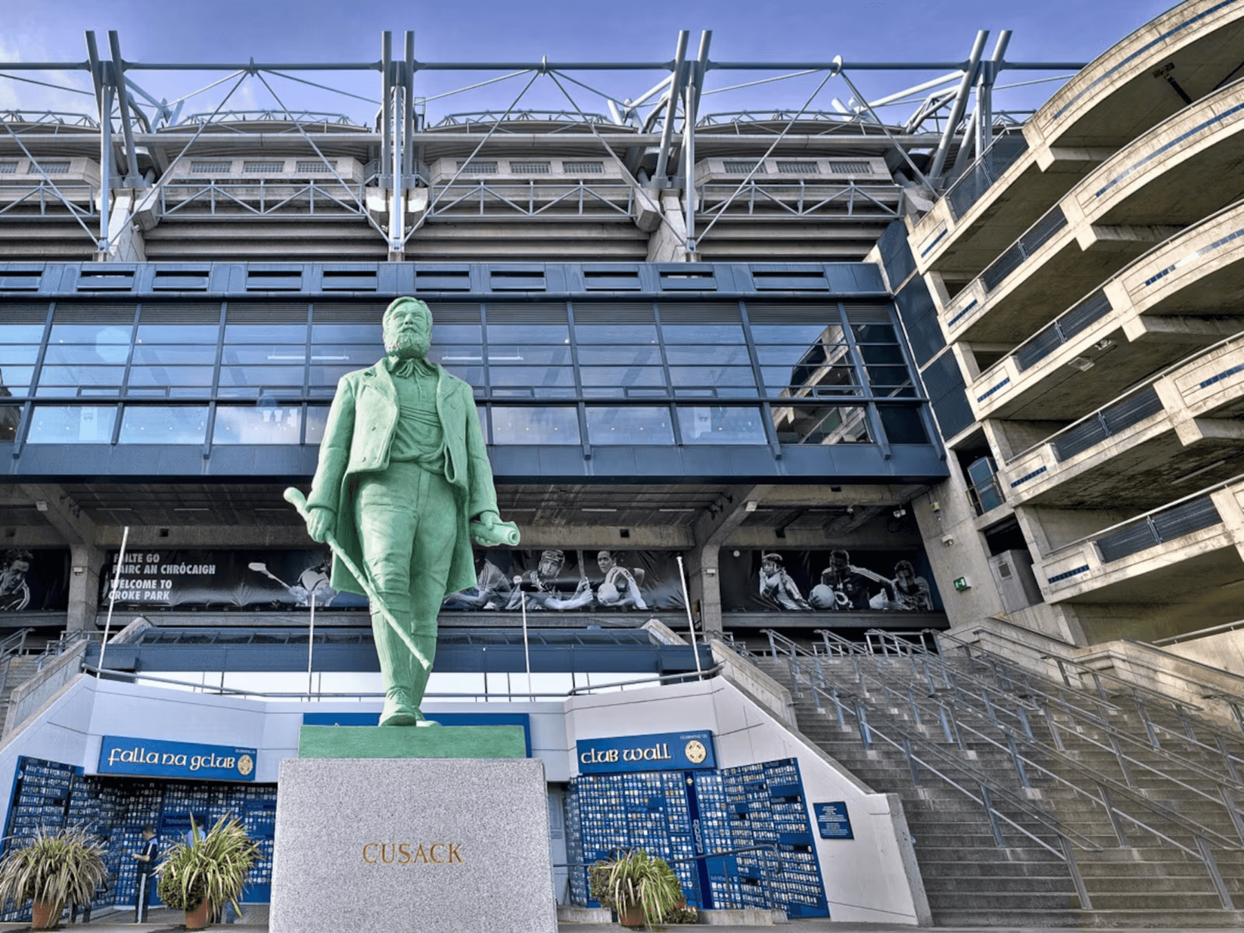 Luxury Irish Tours | Croke Park Michael Cusack Statue | Desktop